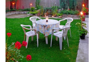 Hungary Privát Eger, Exterior